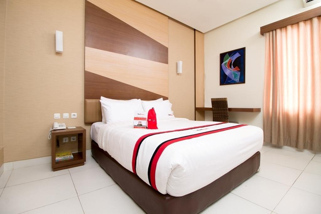 Hotel Reddoorz Near Roxy Yakarta Exterior foto