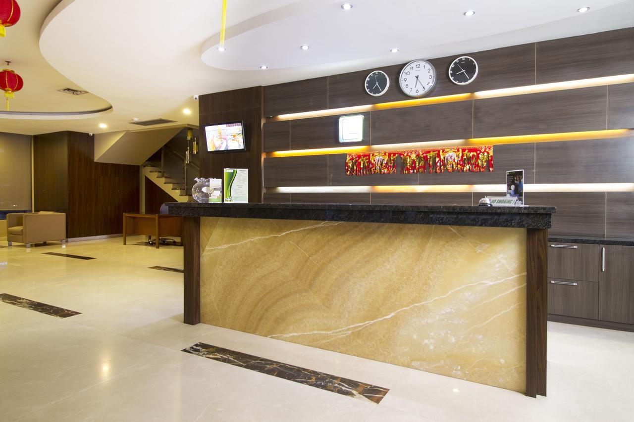 Hotel Reddoorz Near Roxy Yakarta Exterior foto