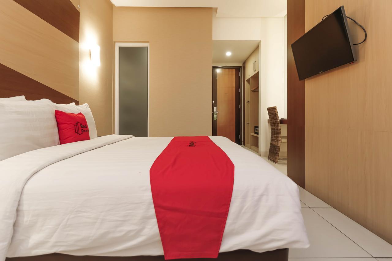 Hotel Reddoorz Near Roxy Yakarta Exterior foto